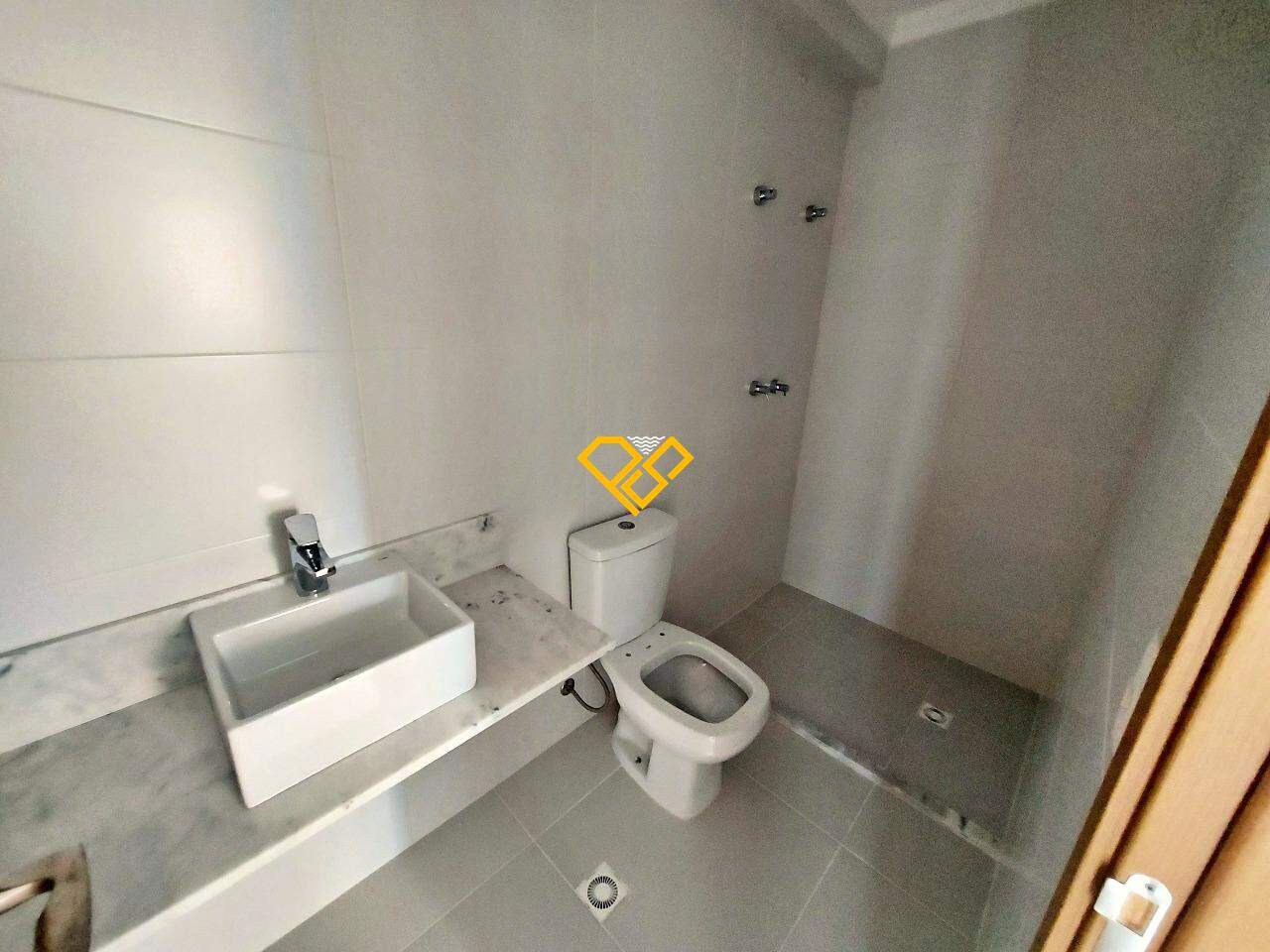 Apartamento à venda no Gonzaga: Wc suíte social