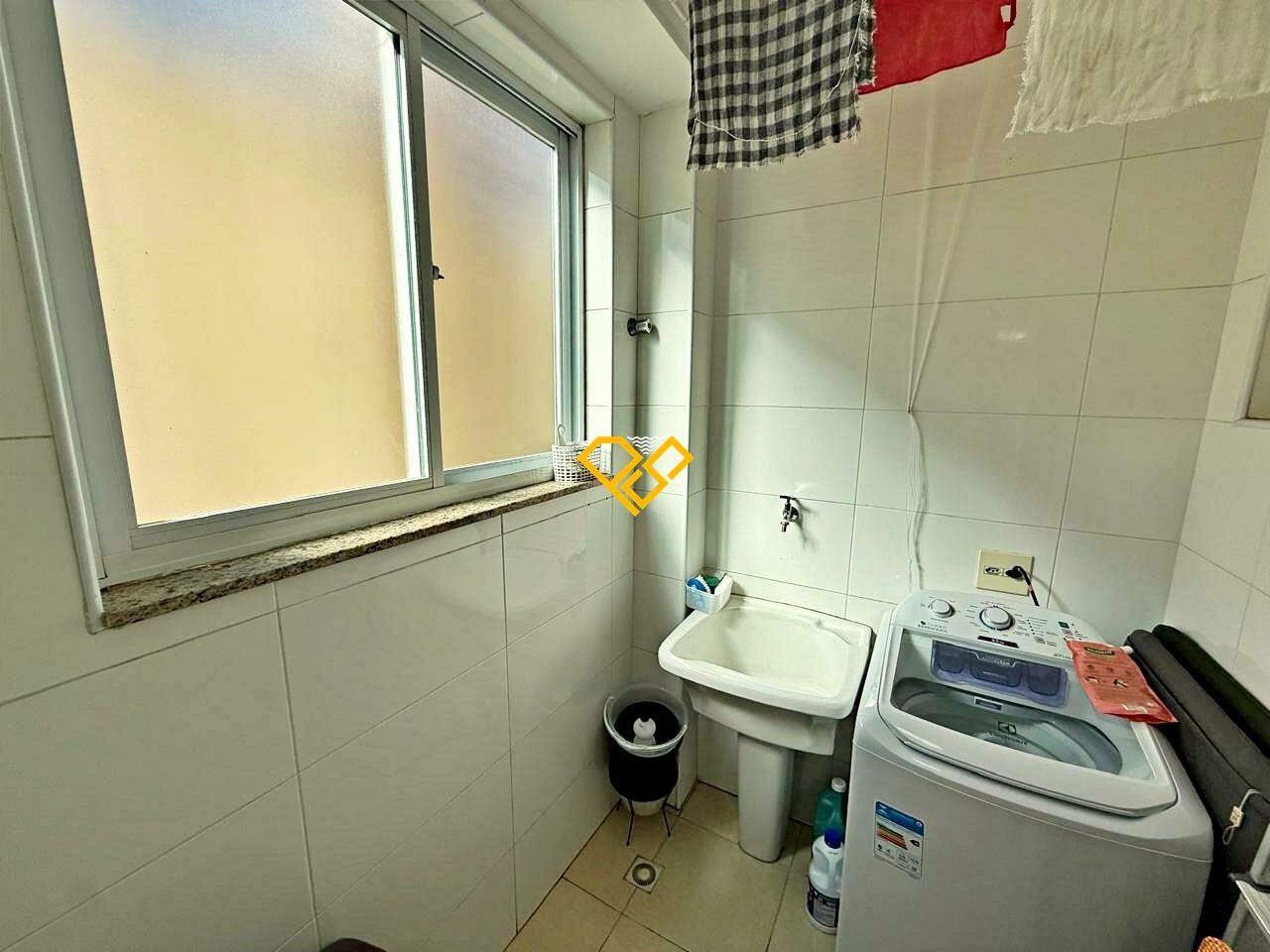 Casa à venda no Macuco: Área de serviço