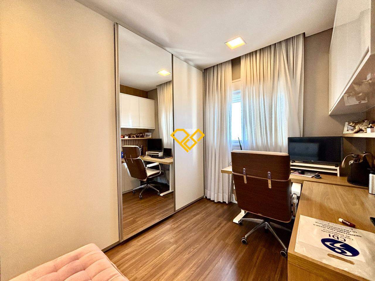 Apartamento à venda no Embaré: Dormitório 3