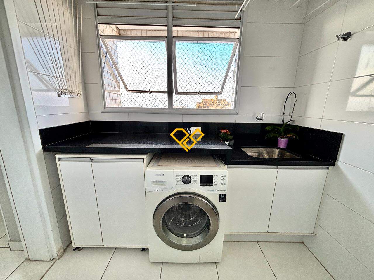 Apartamento à venda no Embaré: Área de serviço
