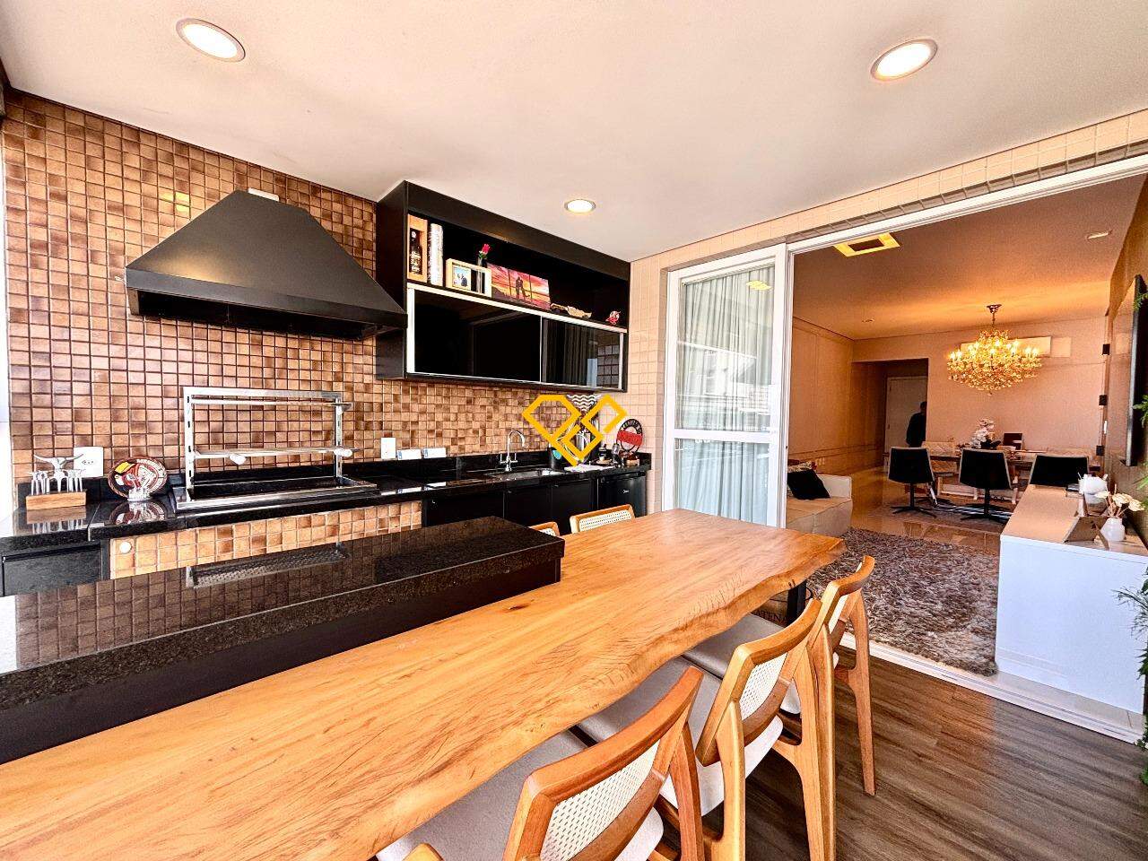 Apartamento à venda no Embaré: Varanda