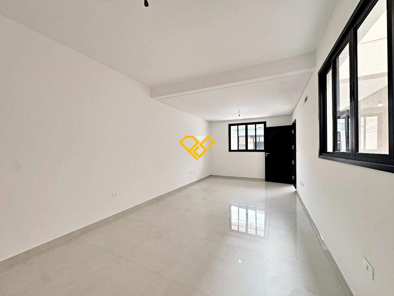 Sobrado à venda no Boqueirão: Sala 1 andar