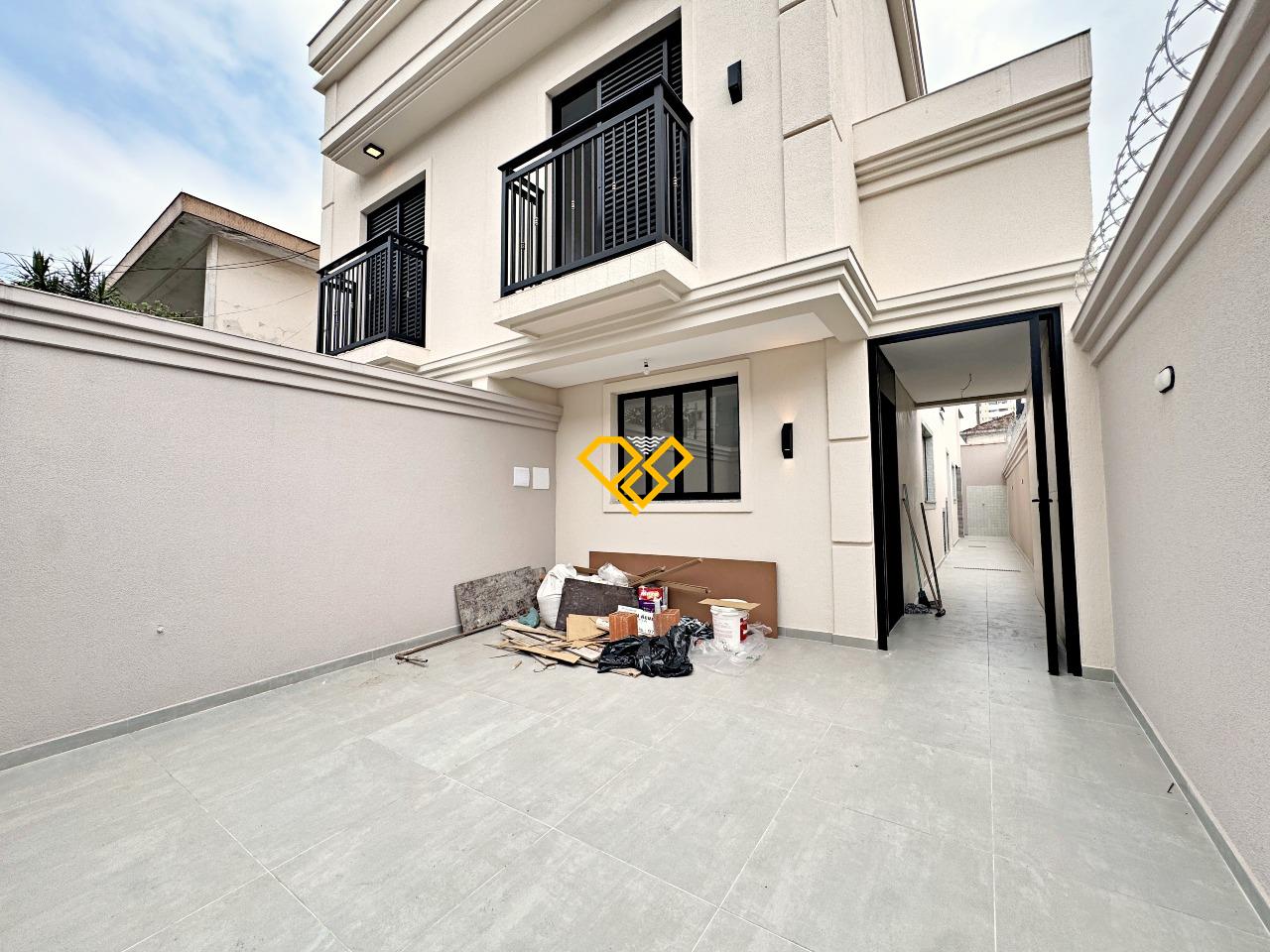 Sobrado à venda no Boqueirão: Garagem