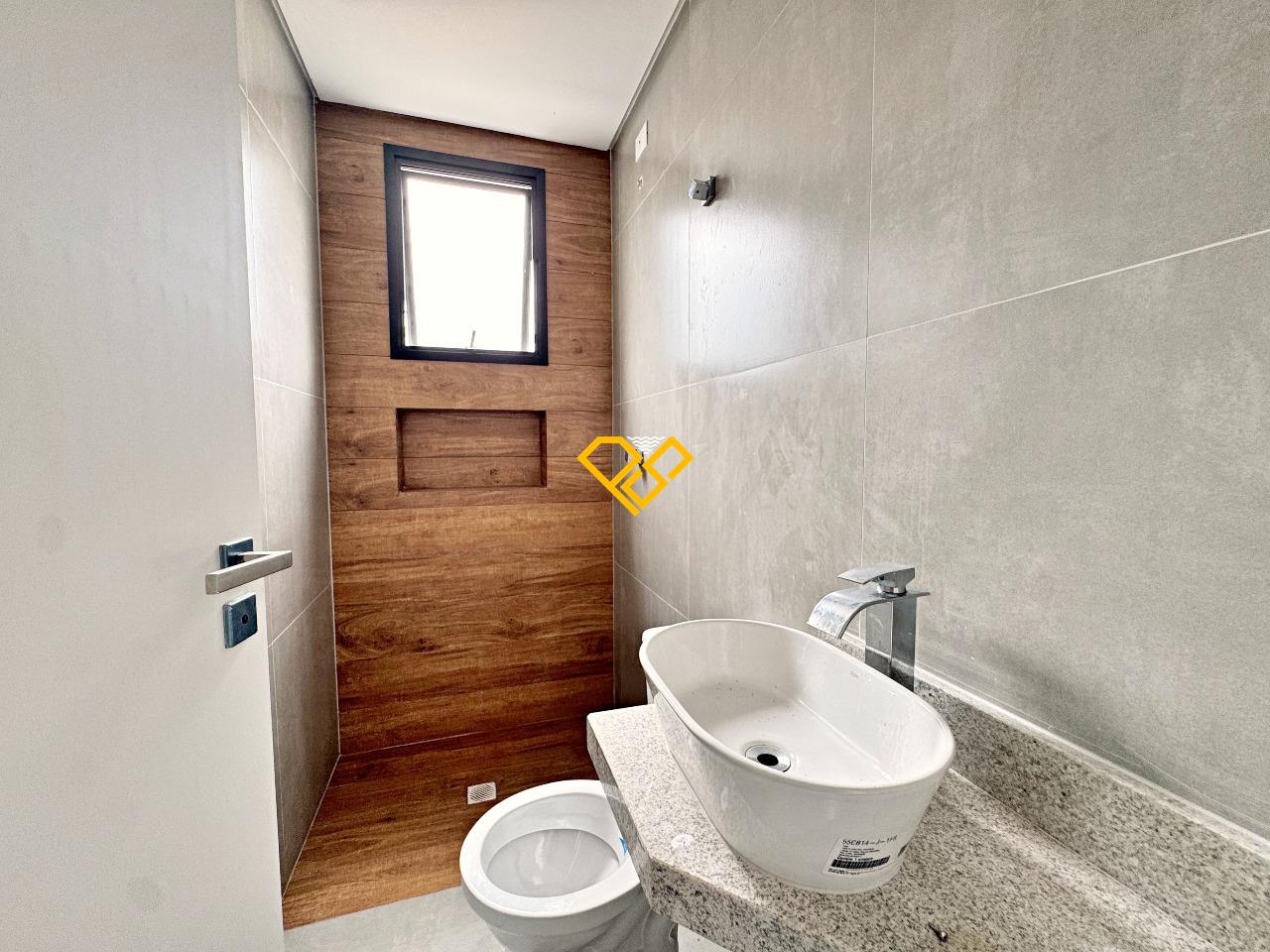 Sobrado à venda no Boqueirão: Wc Suíte 1