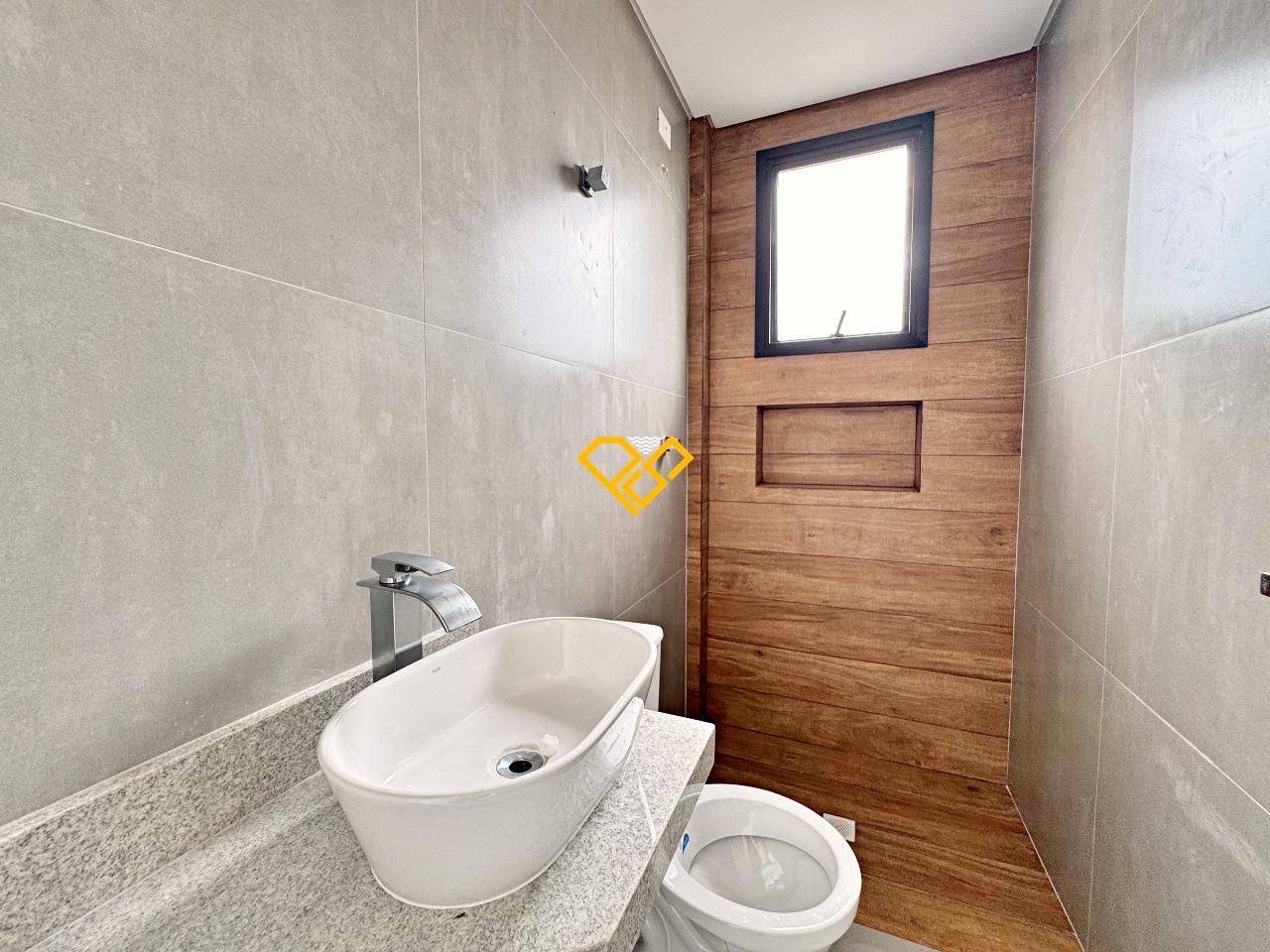 Sobrado à venda no Boqueirão: Wc Suíte 2