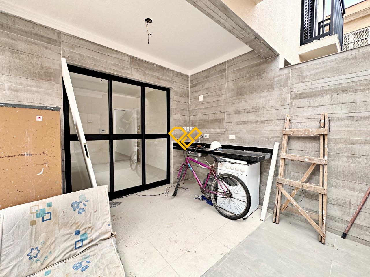 Sobrado à venda no Boqueirão: Quintal