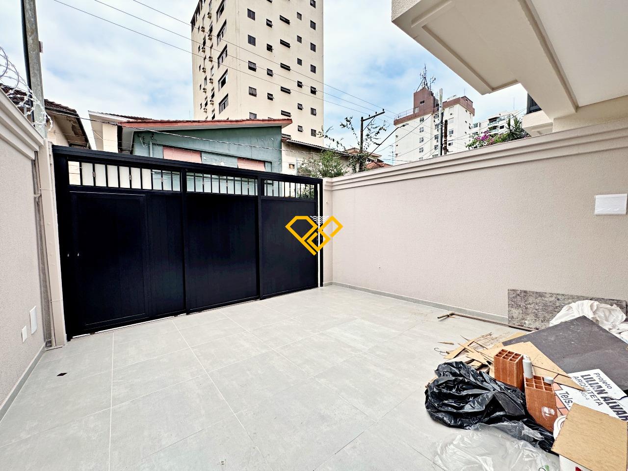 Sobrado à venda no Boqueirão: Garagem