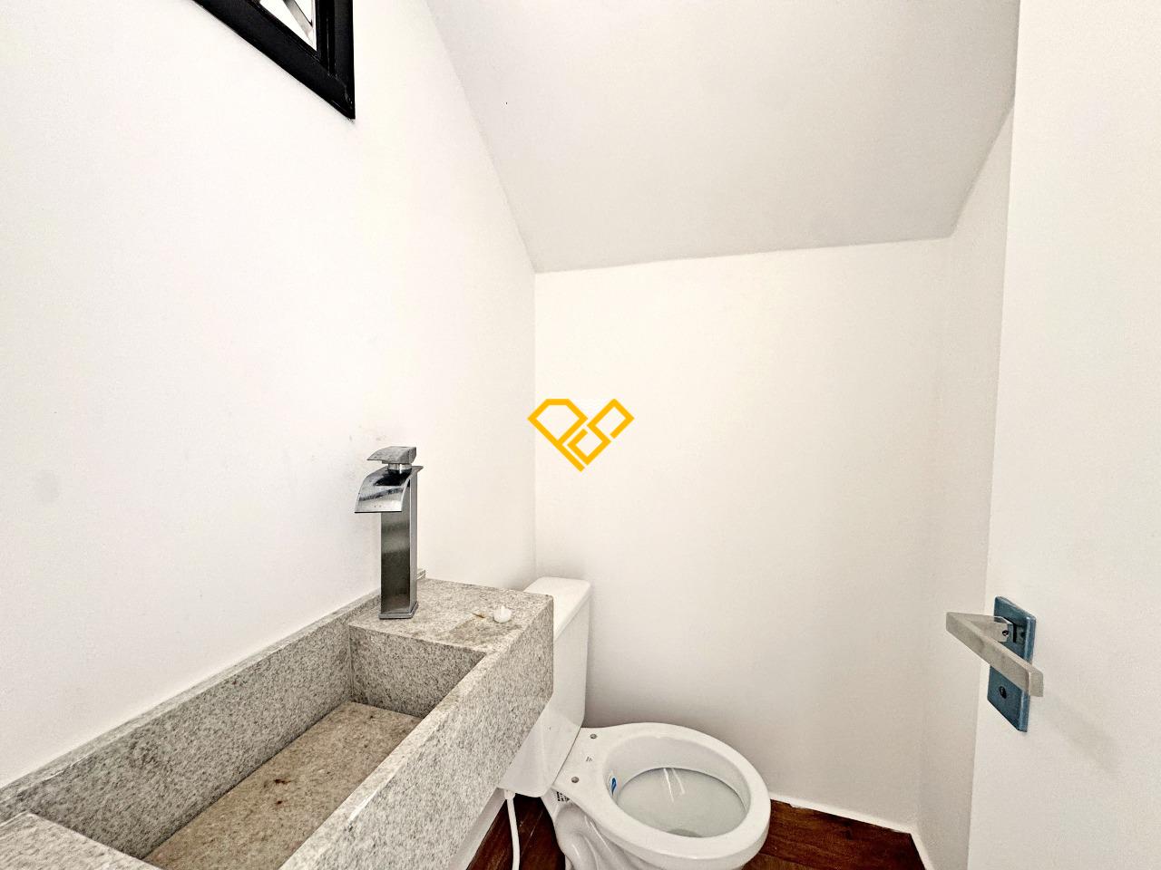 Sobrado à venda no Boqueirão: Lavabo