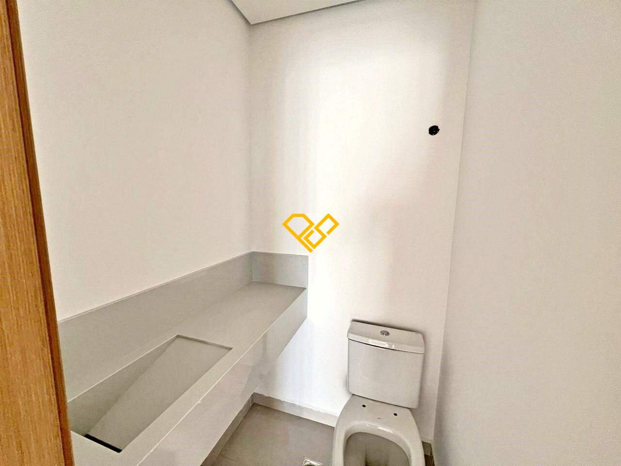 Apartamento à venda no Boqueirão: Lavabo