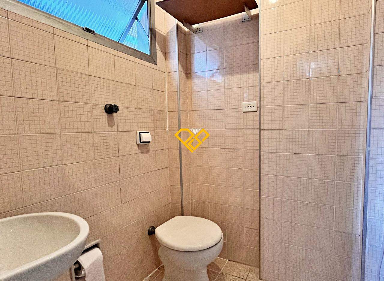 Apartamento à venda no Gonzaga: Wc de serviço