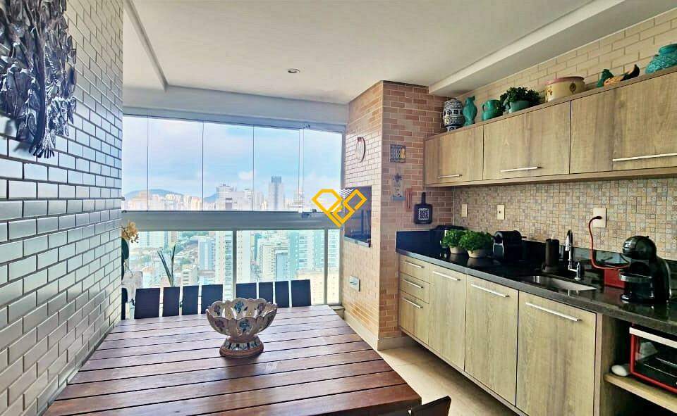 Apartamento à venda no Embaré: Varanda gourmet