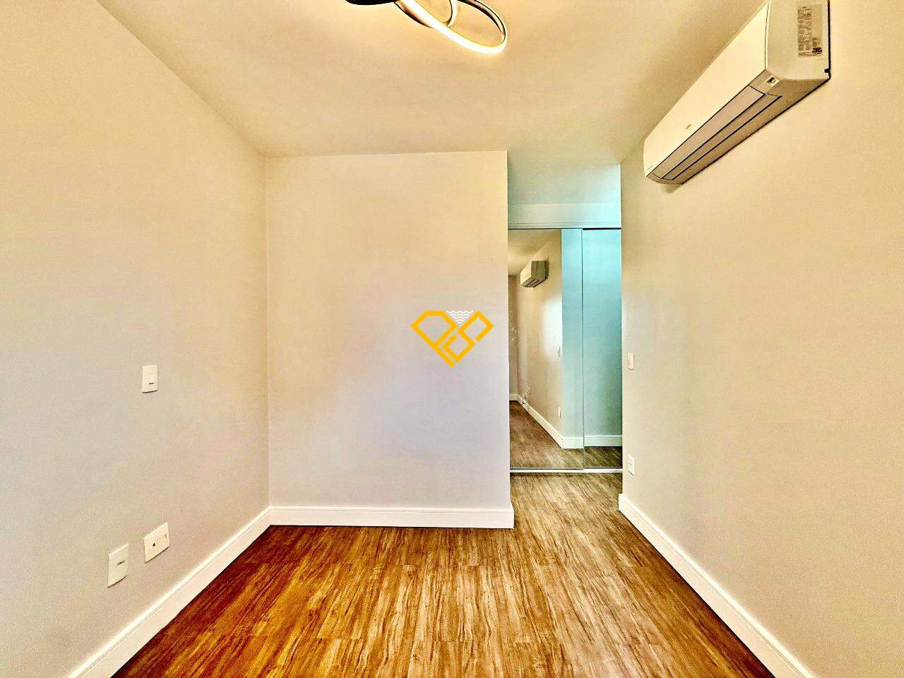 Apartamento à venda no Gonzaga: Dormitório 1 - suíte