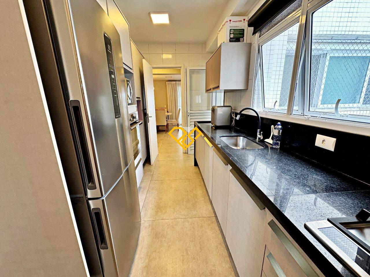 Apartamento à venda no Ponta da Praia: Cozinha