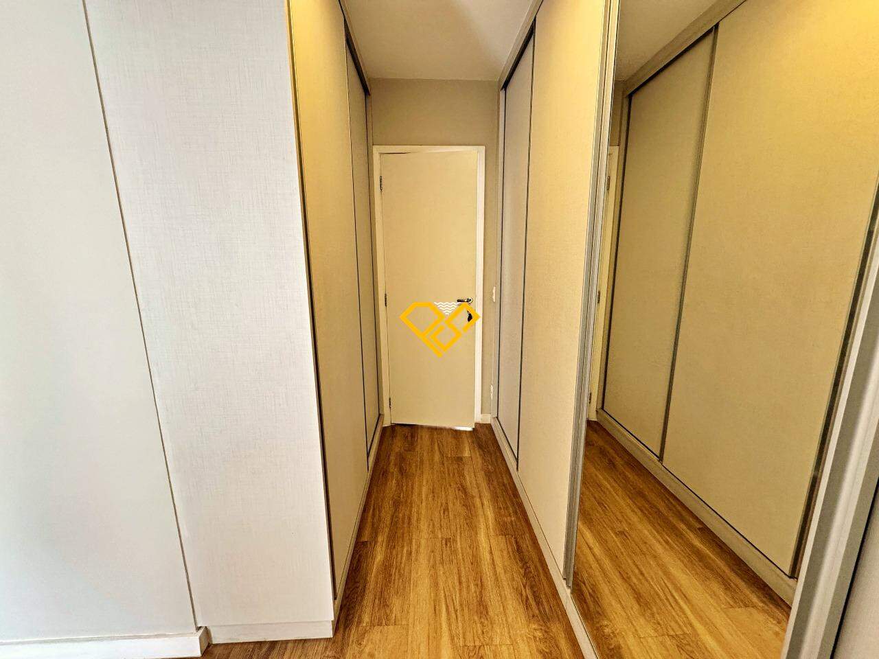 Apartamento à venda no Ponta da Praia: Dormitório 1 - suite