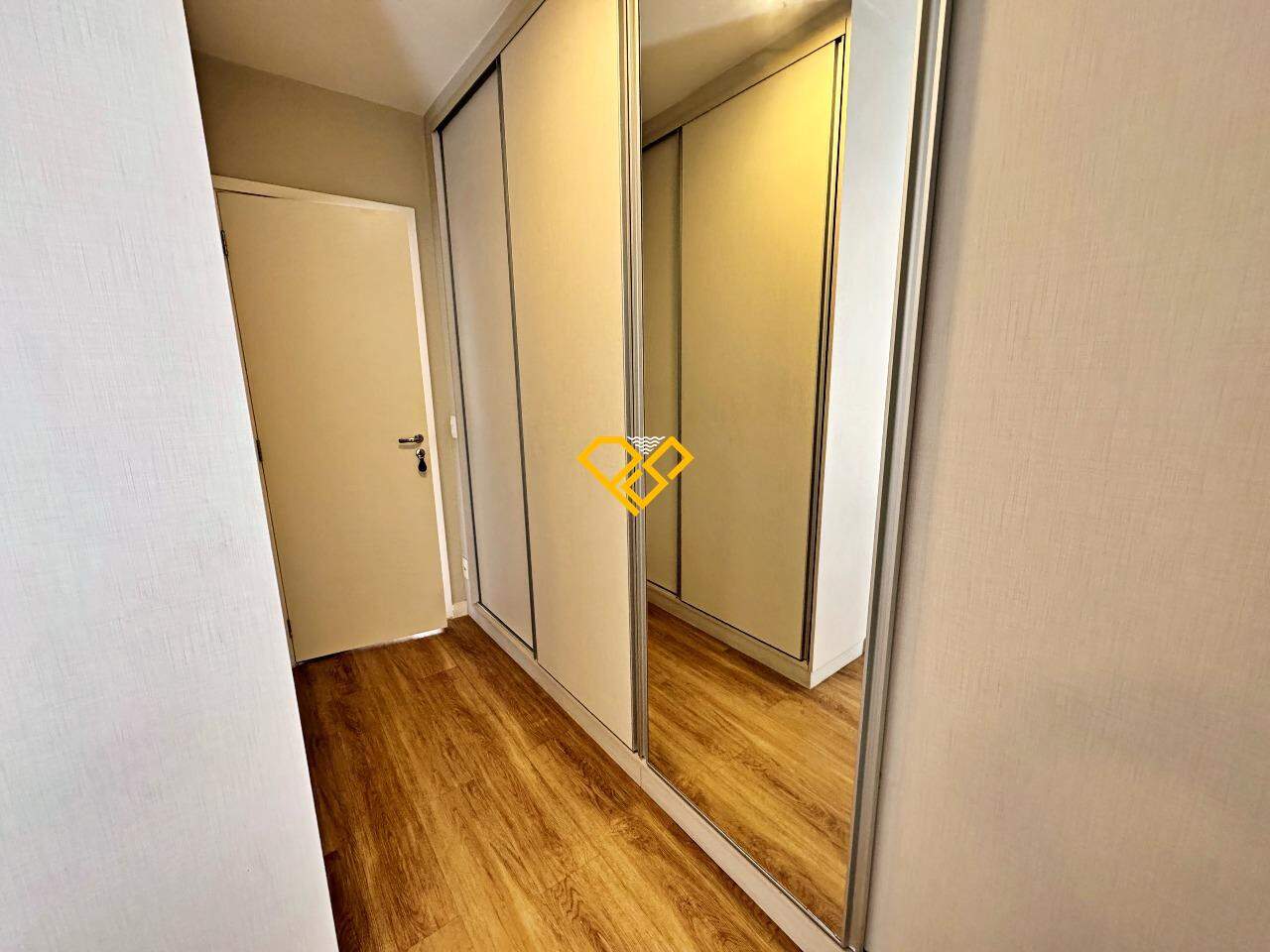 Apartamento à venda no Ponta da Praia: Dormitório 1 - suite