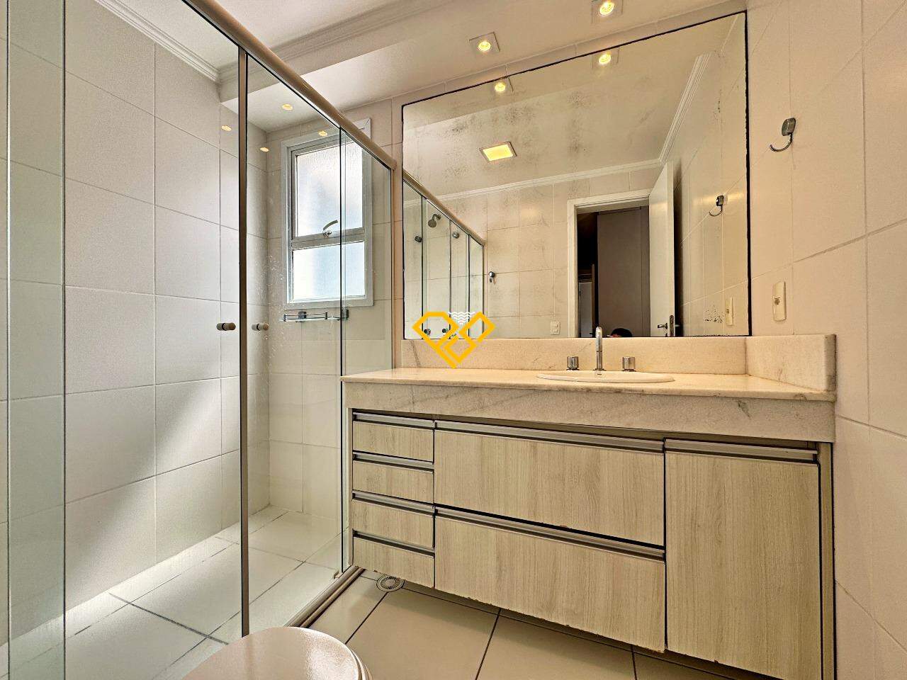 Apartamento à venda no Ponta da Praia: Wc suíte
