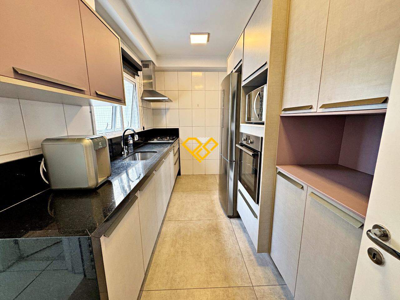 Apartamento à venda no Ponta da Praia: Cozinha
