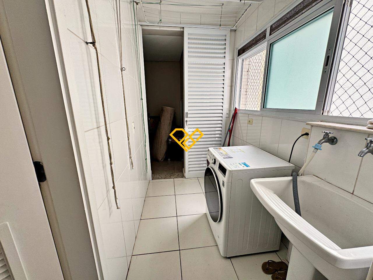 Apartamento à venda no Ponta da Praia: Área de serviço