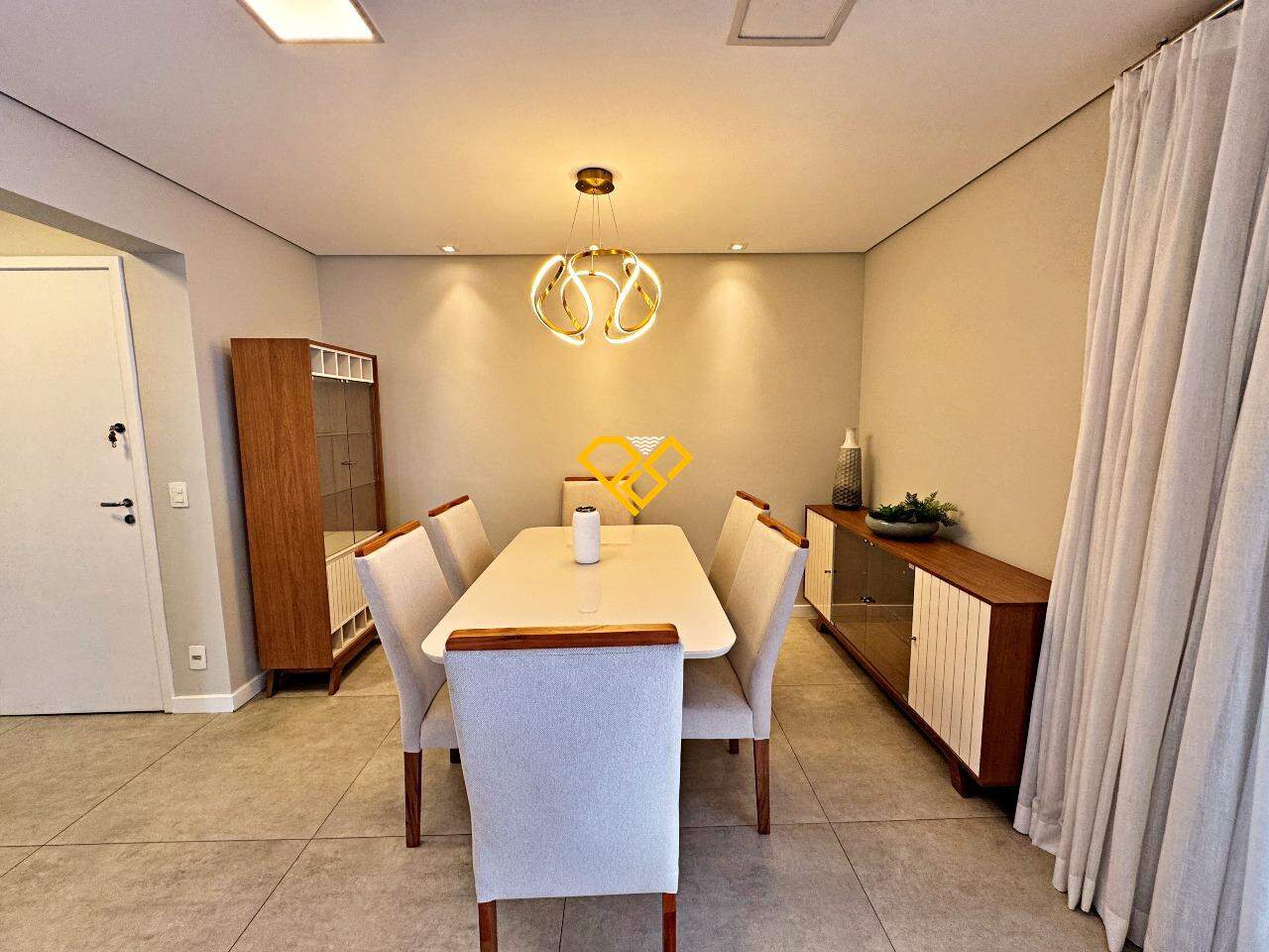 Apartamento à venda no Ponta da Praia: Sala