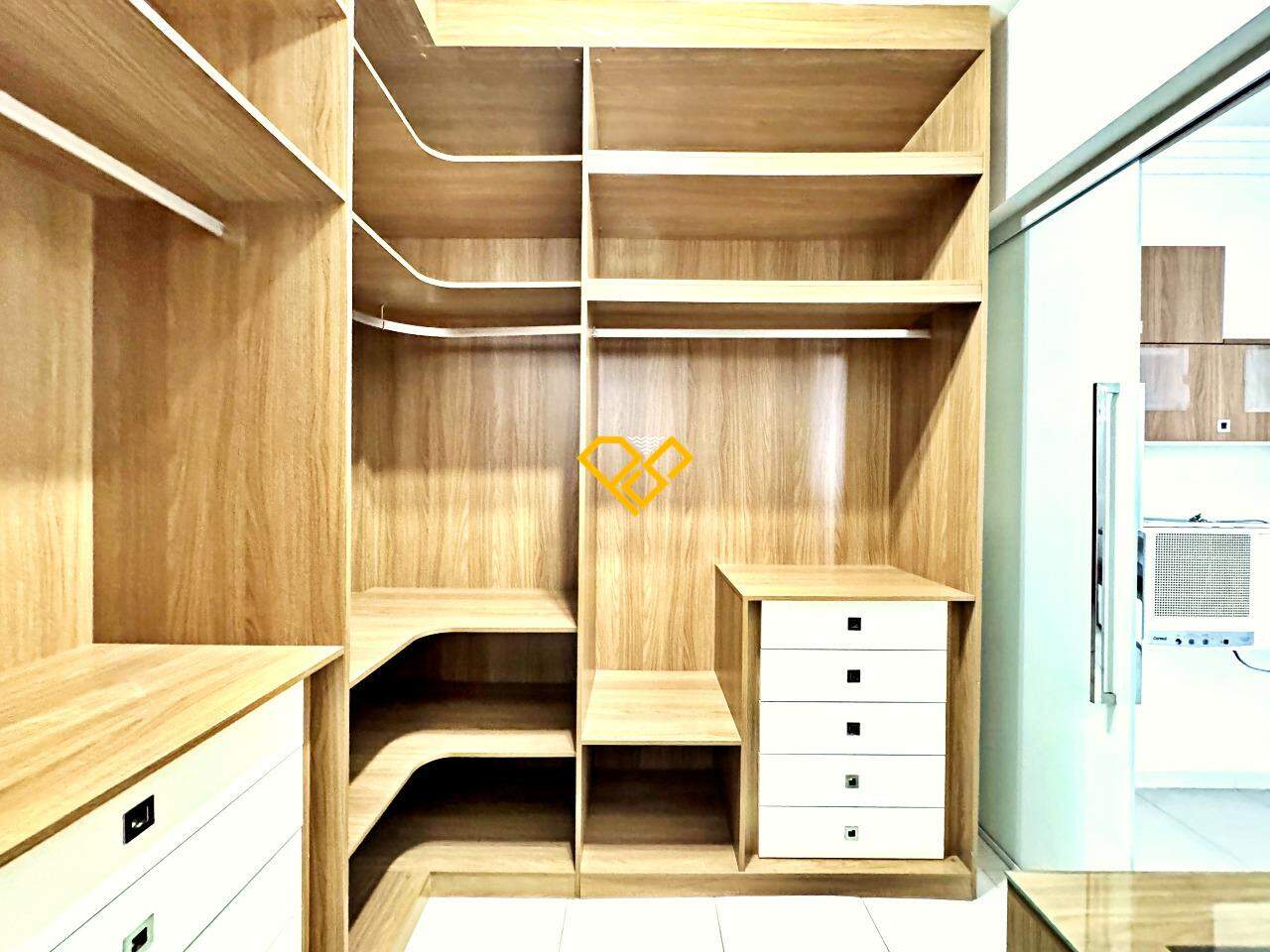 Cobertura à venda no Marapé: Closet suite