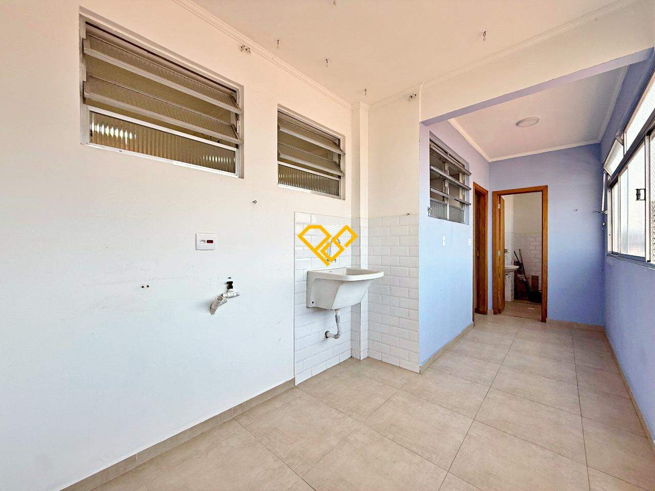 Apartamento à venda no Embaré: Área de serviço