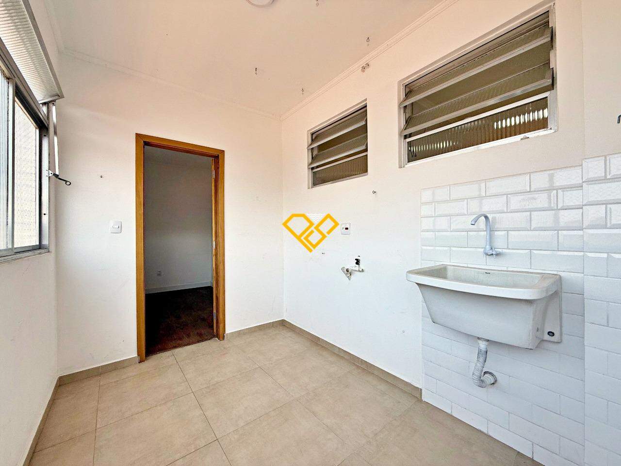 Apartamento à venda no Embaré: Área de serviço