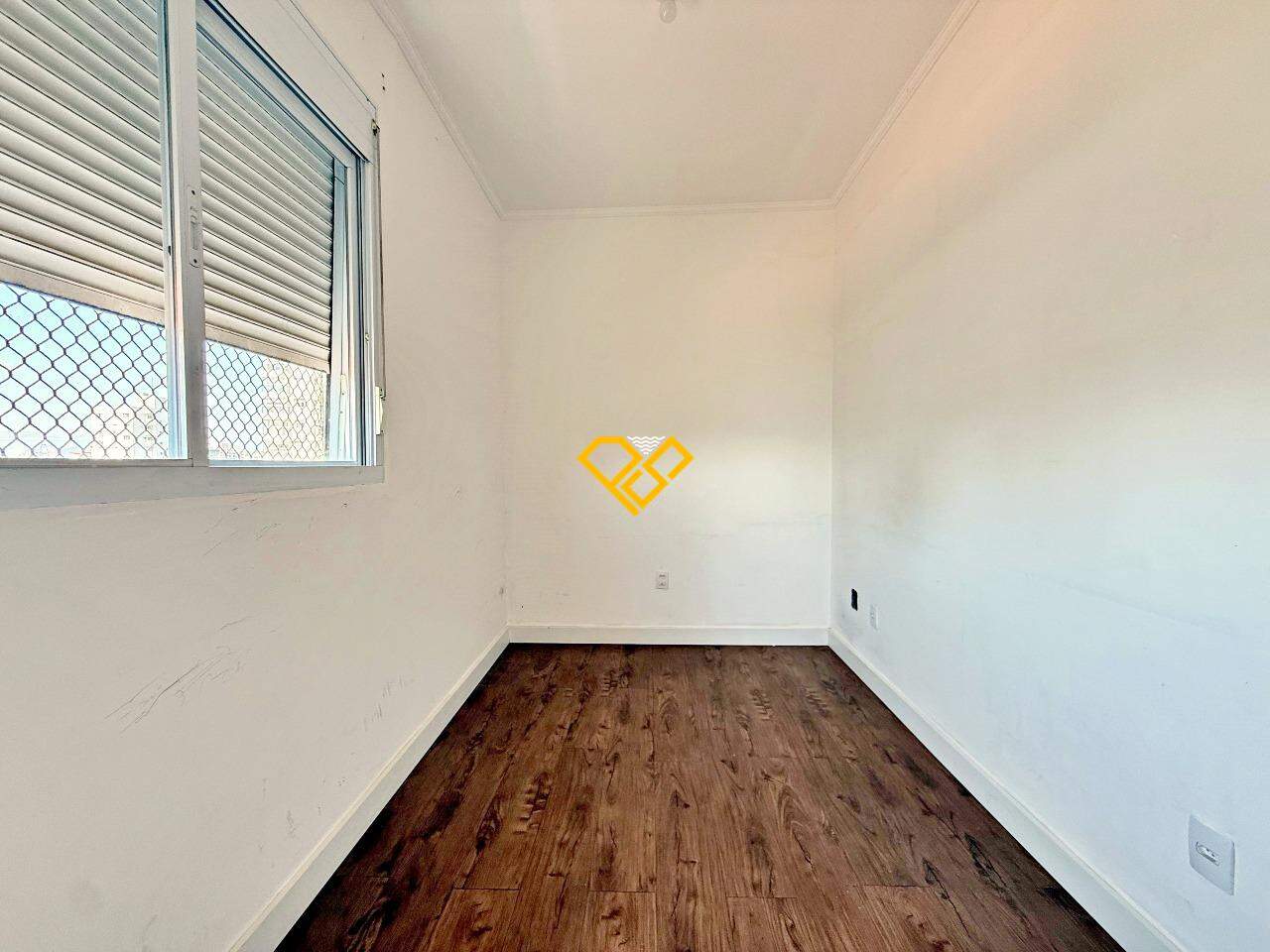 Apartamento à venda no Embaré: Dependência - Home Office