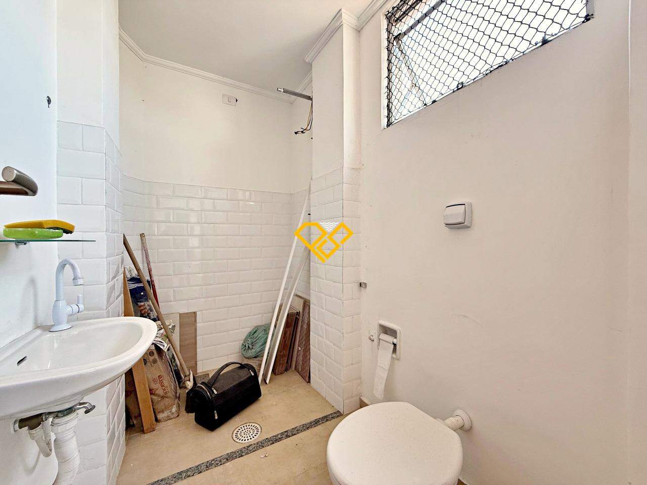Apartamento à venda no Embaré: Wc de serviço