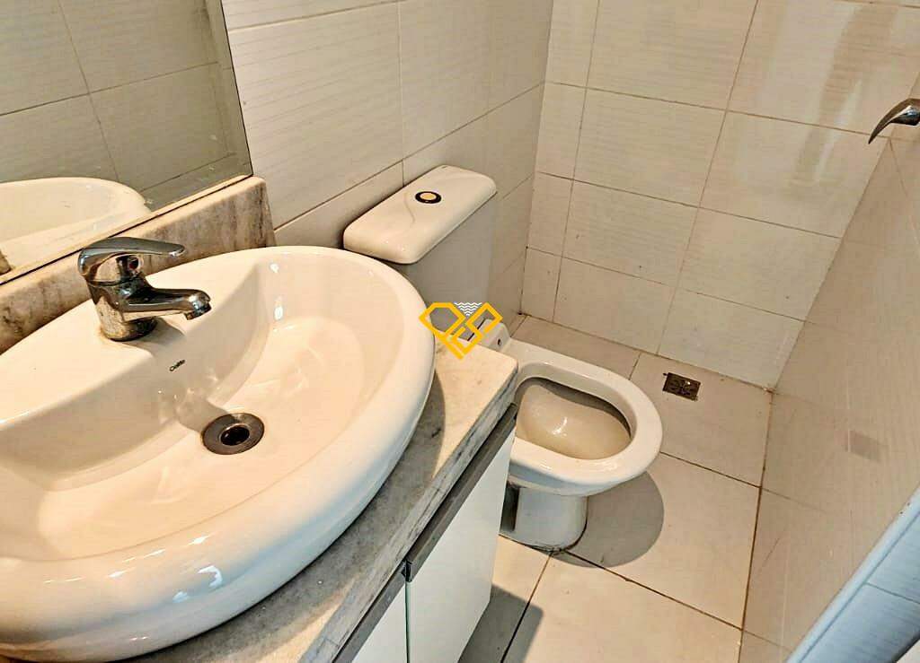 Casa em Condomínio à venda no Vila Mathias: Wc de serviço
