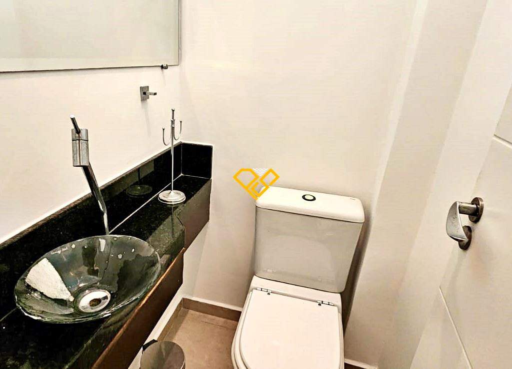 Casa em Condomínio à venda no Vila Mathias: Lavabo