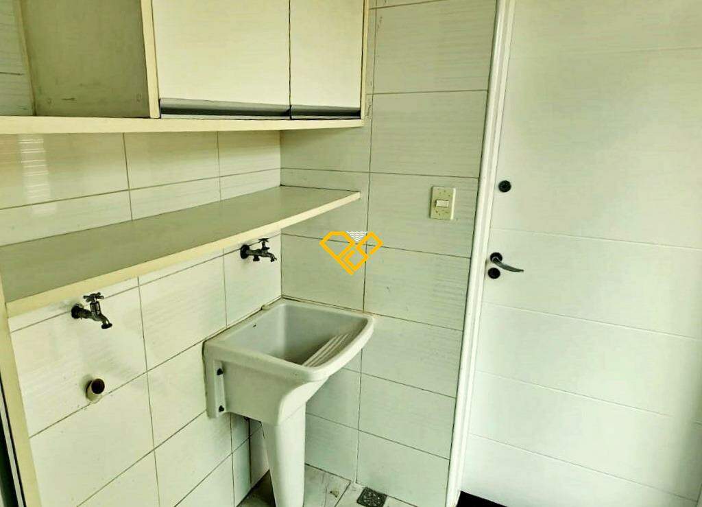 Casa em Condomínio à venda no Vila Mathias: Área de serviço