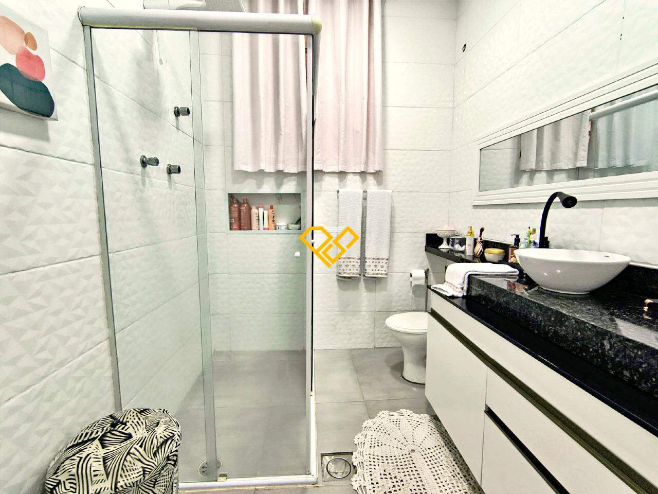 Casa à venda no Vila Mathias: Wc de serviço