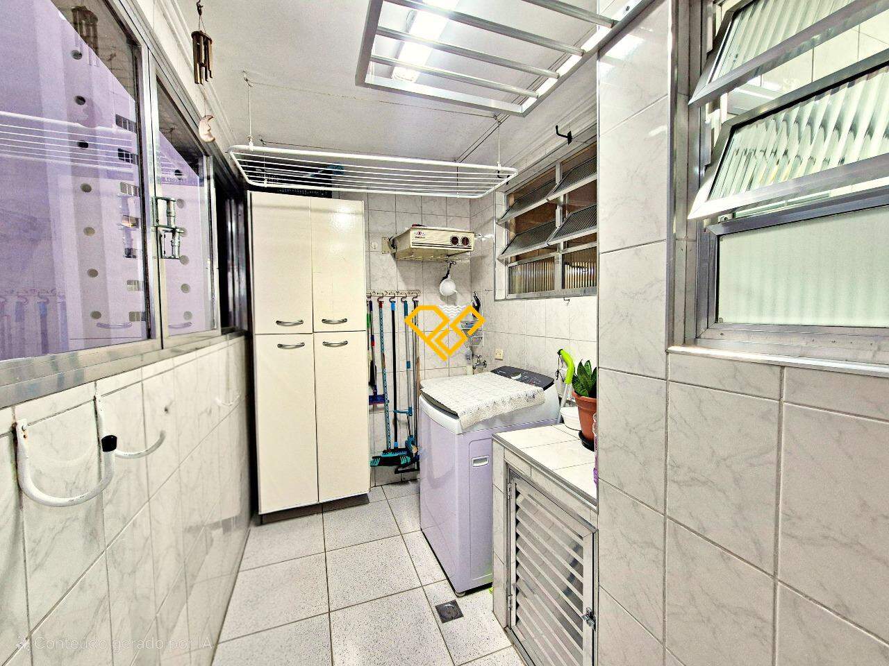 Apartamento à venda no Ponta da Praia: Área de serviço