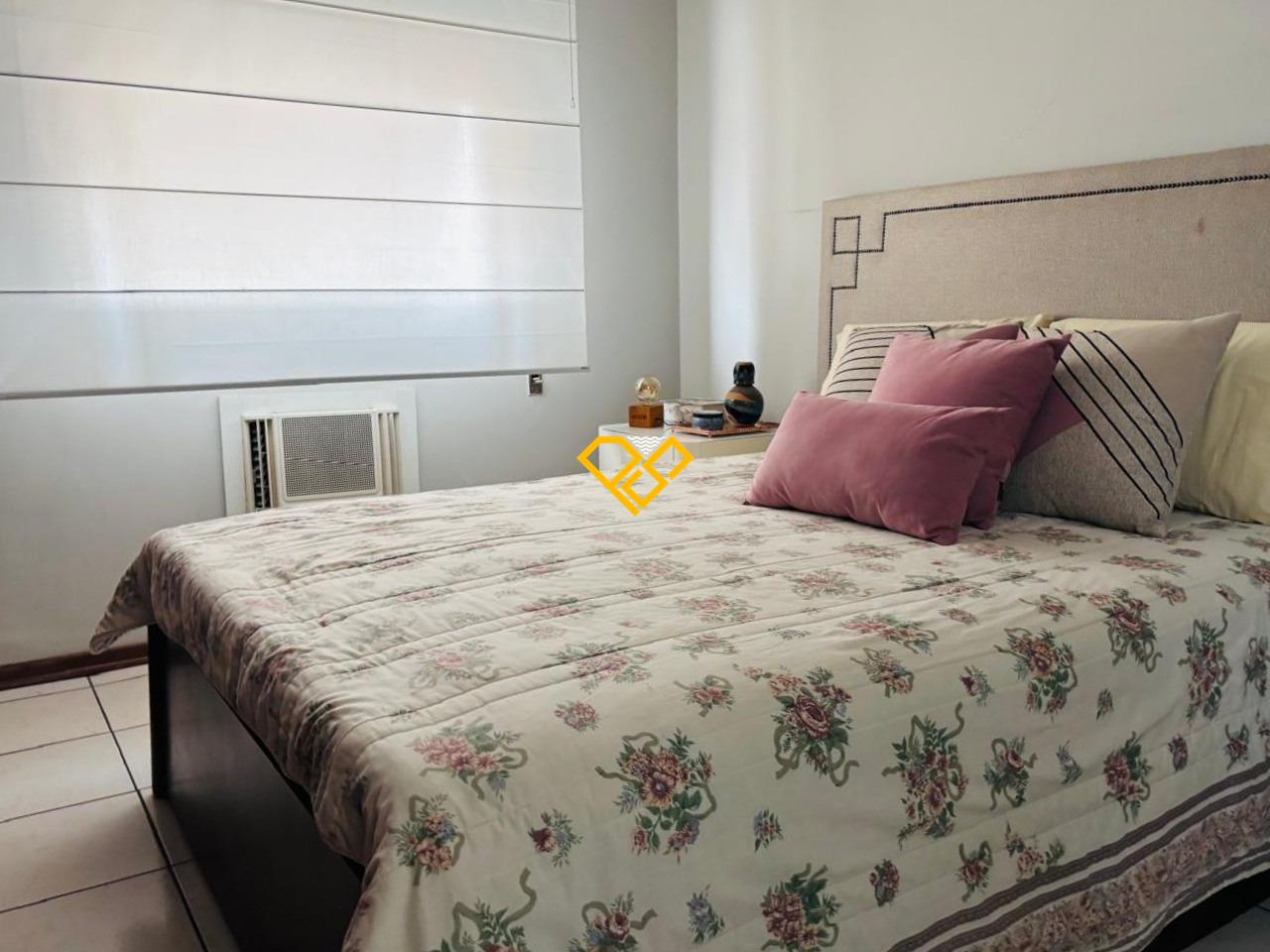 Apartamento à venda no Embaré: Dormitório 1 - suíte