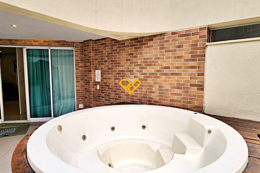 Apartamento à venda no Pompéia: Varanda com jacuzzi