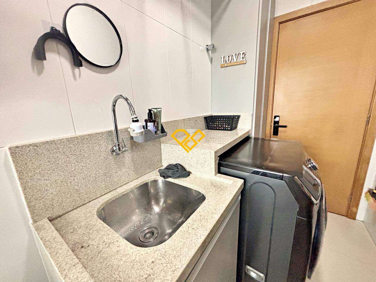 Apartamento à venda no Embaré: Área de serviço