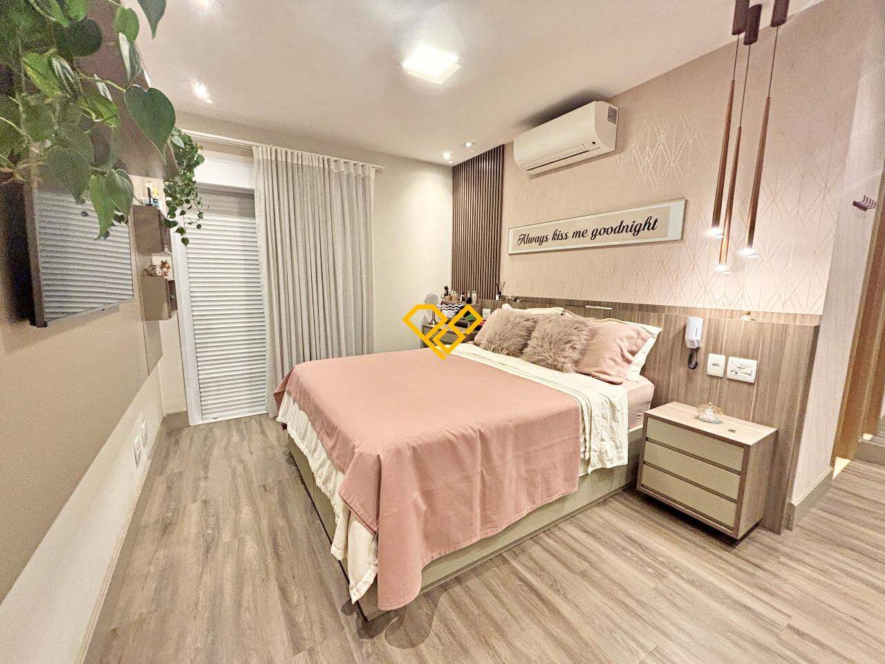 Apartamento à venda no Embaré: Suíte 1