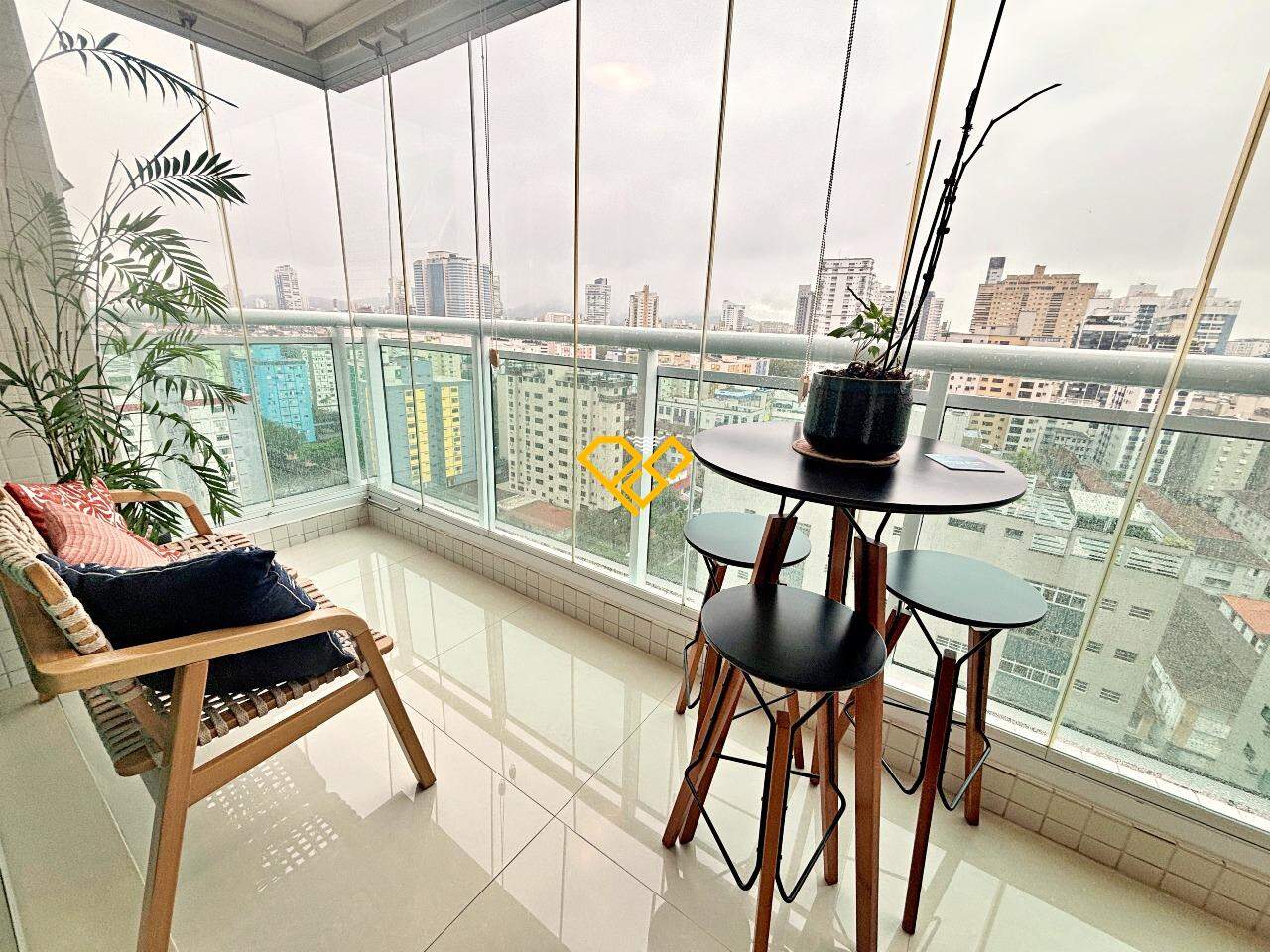 Apartamento à venda no Embaré: Varanda