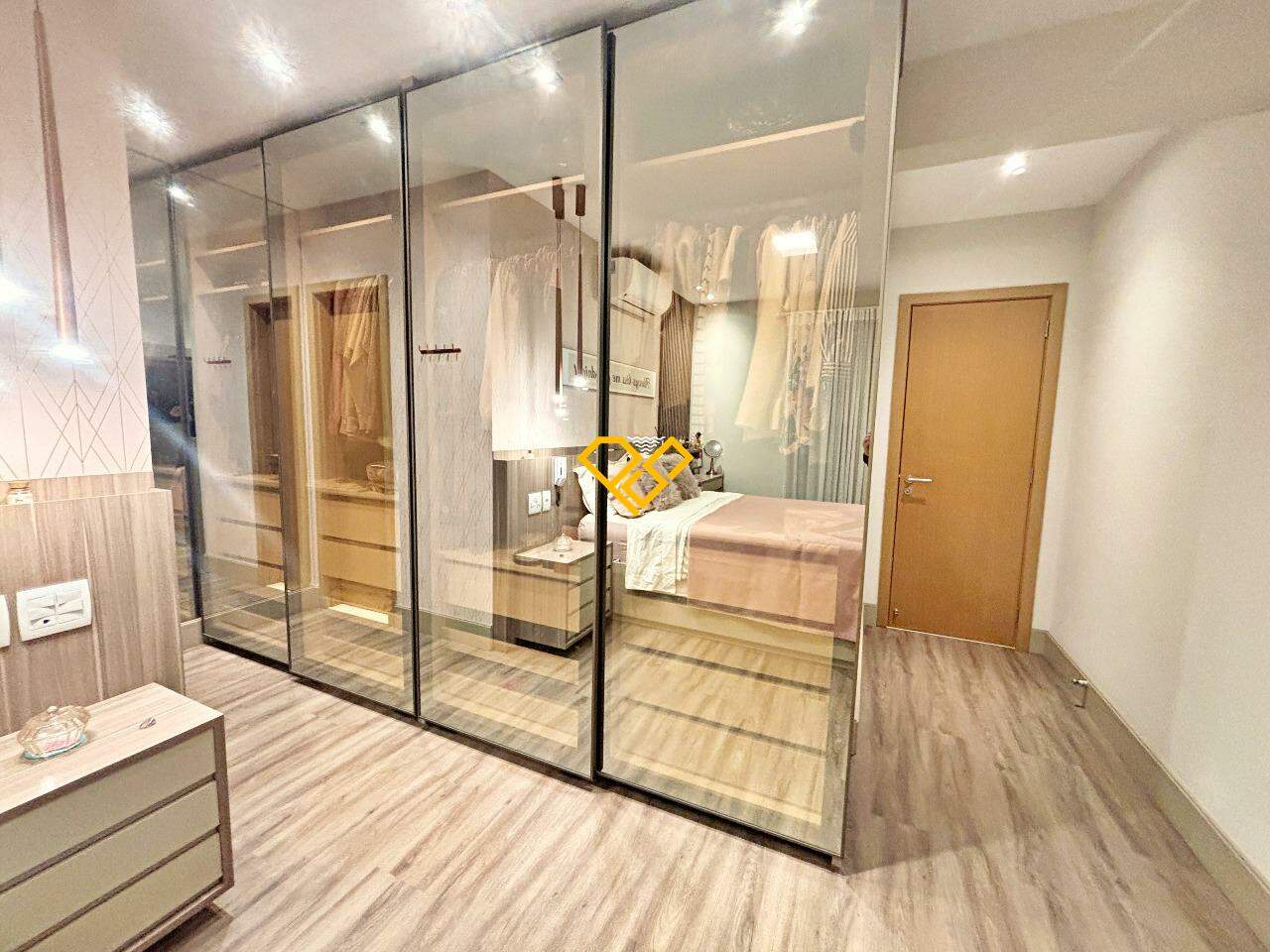 Apartamento à venda no Embaré: Suíte 1