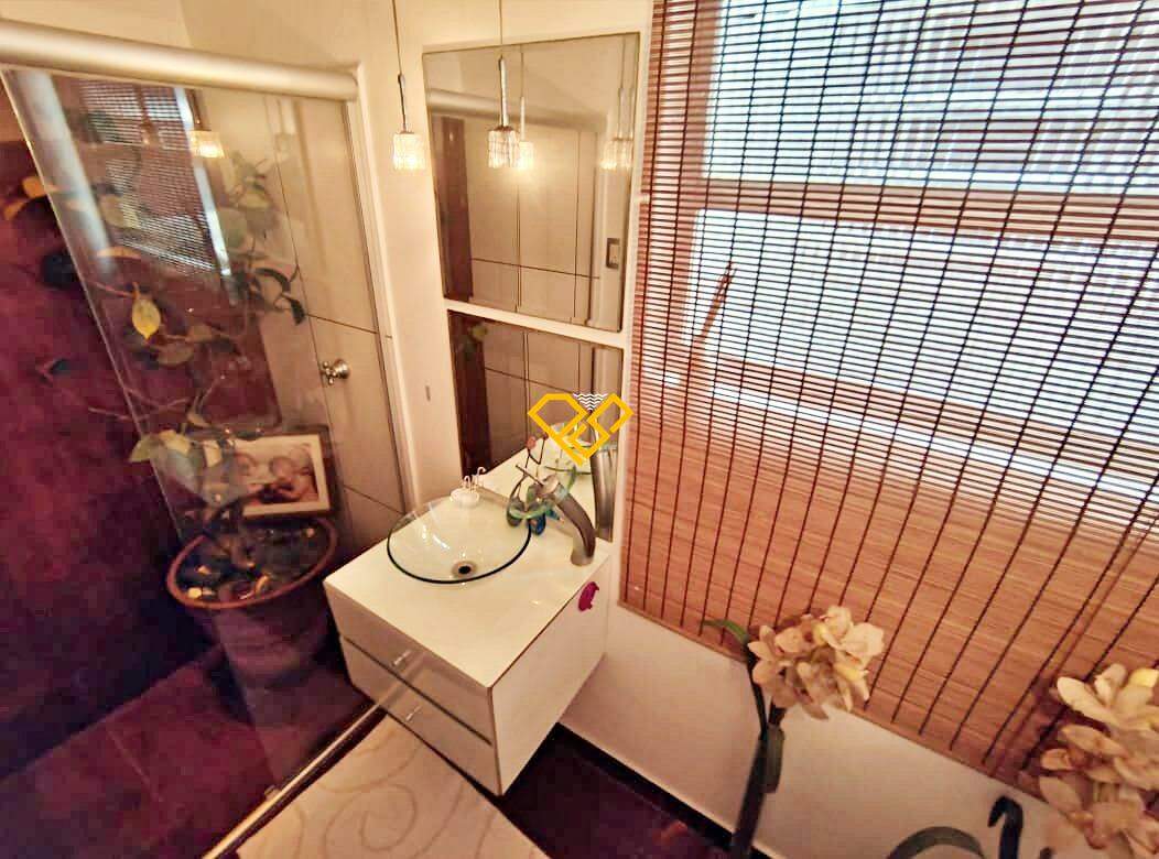 Apartamento para aluguel no Boqueirão: Wc social