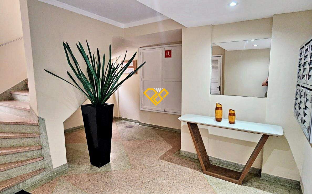 Apartamento à venda no Ponta da Praia: Hall de entrada