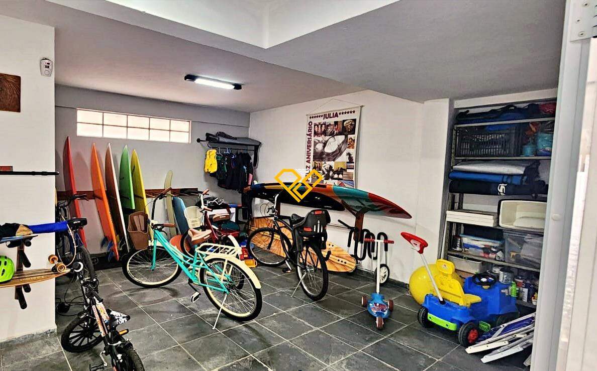 Apartamento à venda no Ponta da Praia: Garagem