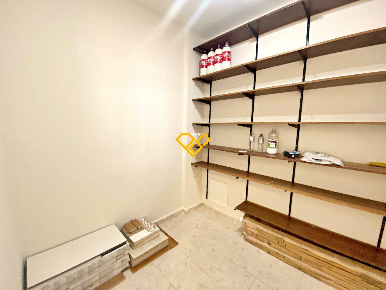 Apartamento à venda no Embaré: Despensa