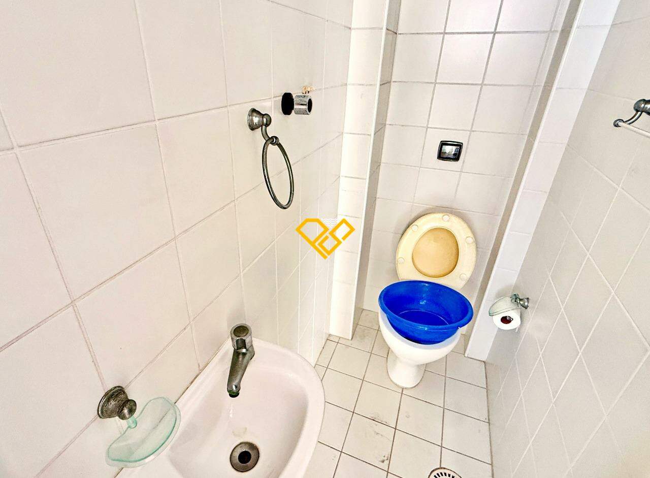Apartamento à venda no Ponta da Praia: Wc de serviço