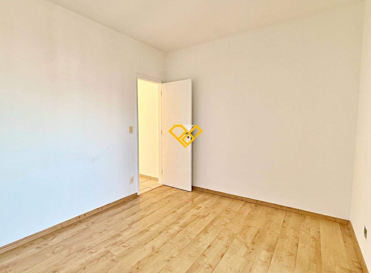 Apartamento à venda no Ponta da Praia: Suíte 1