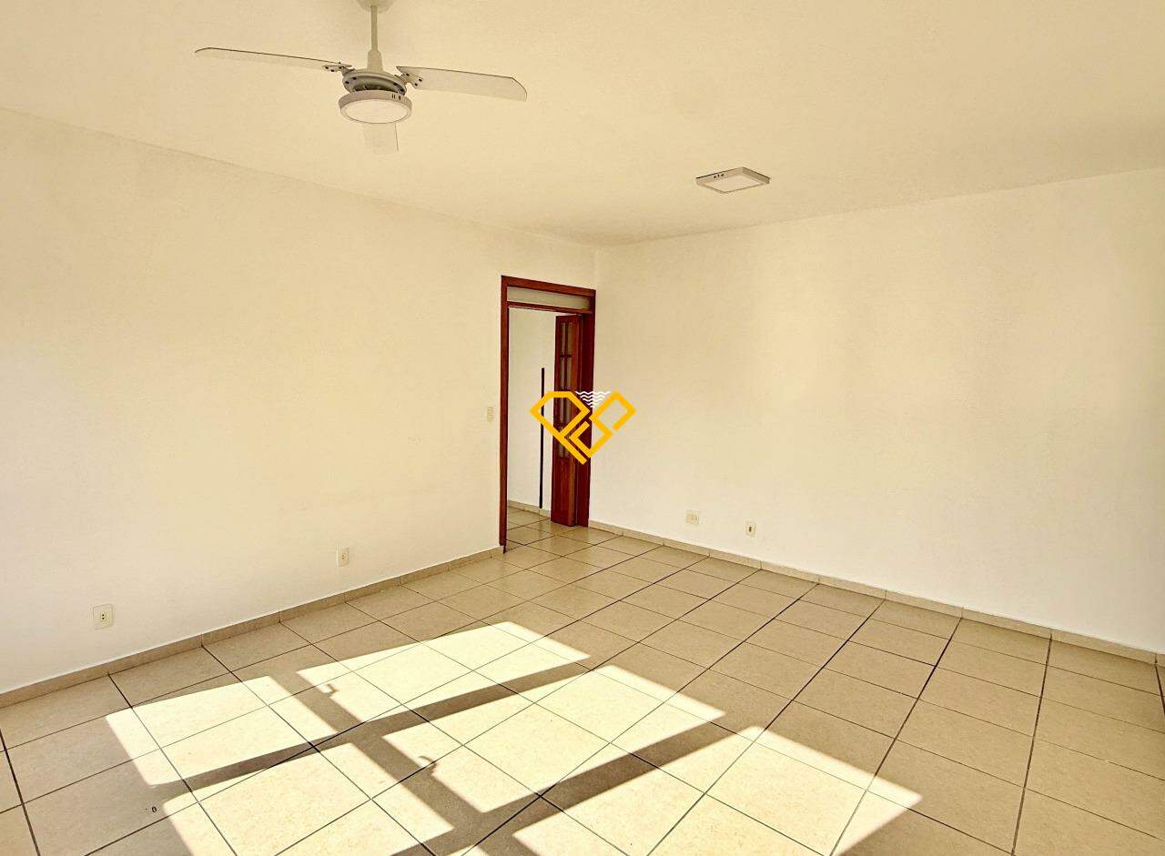 Apartamento à venda no Ponta da Praia: Sala
