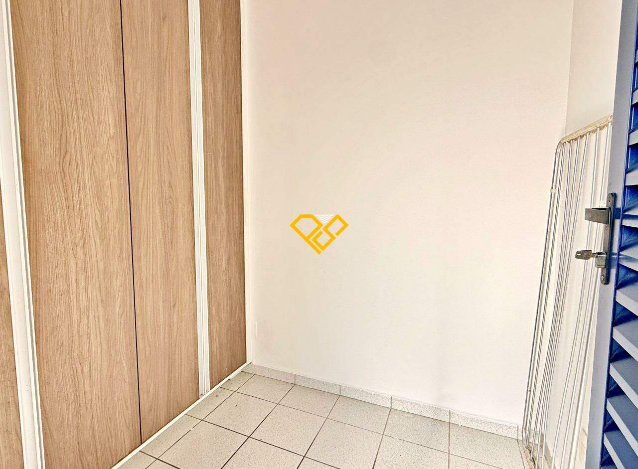 Apartamento à venda no Ponta da Praia: Dependência