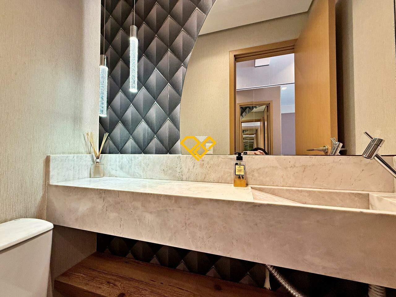 Apartamento à venda no Gonzaga: Lavabo