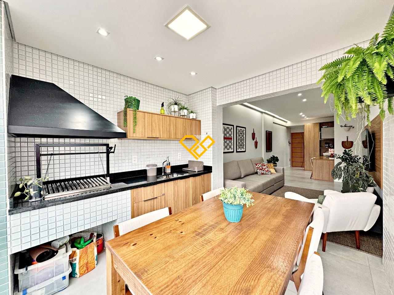 Apartamento à venda no Gonzaga: Varanda com churrasqueira