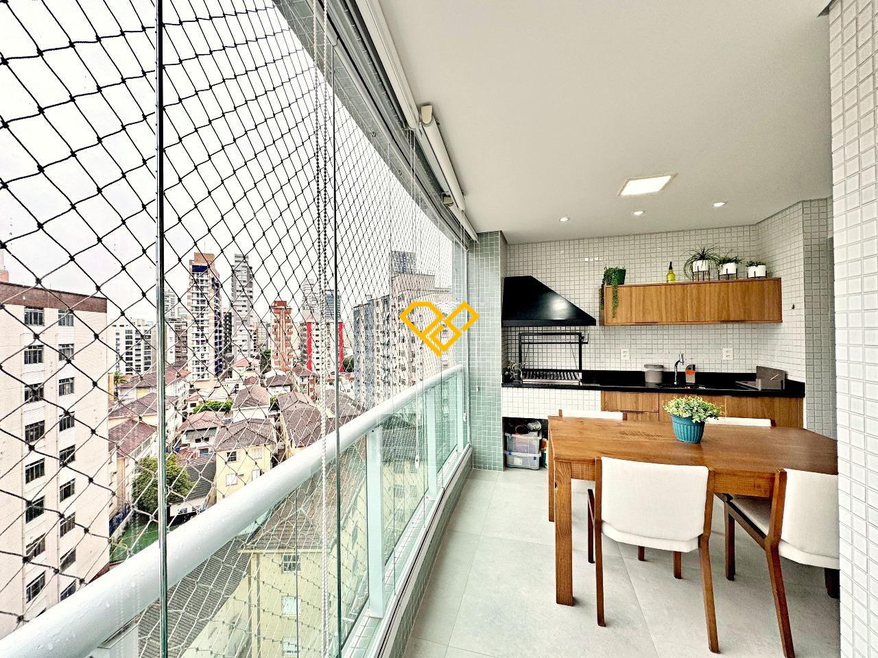 Apartamento à venda no Gonzaga: Varanda com churrasqueira